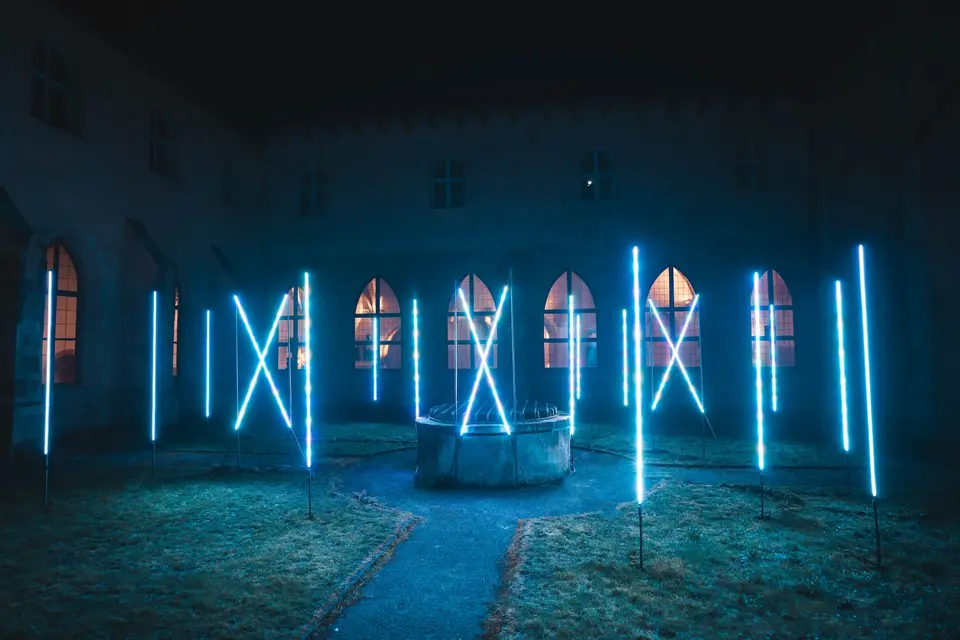 インスタレーション作品「enérgeia」の展示風景（撮影：Ondřej Grund／BlikBlik）
