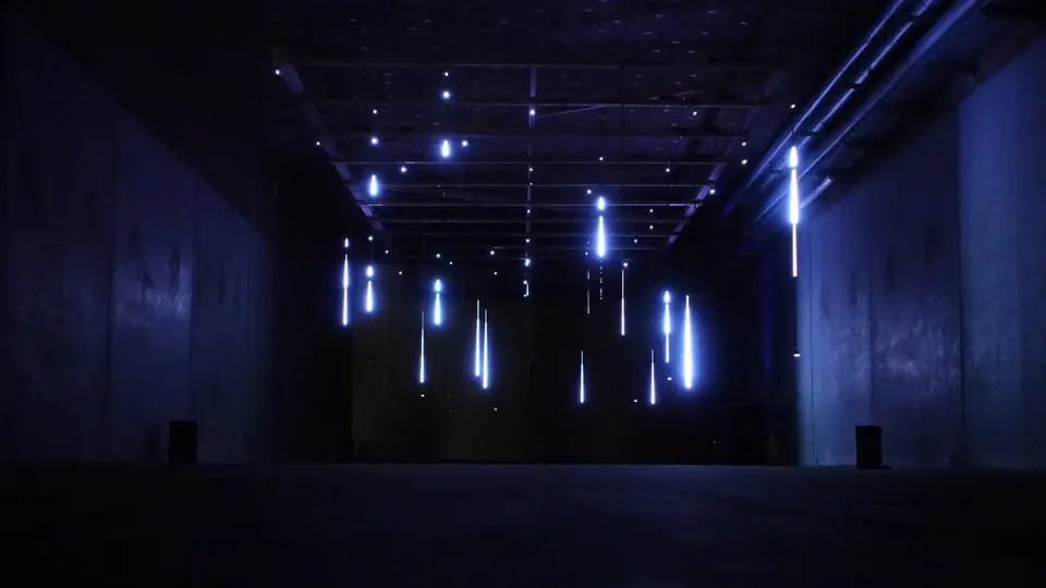 インスタレーション作品「in the rain」の展示風景